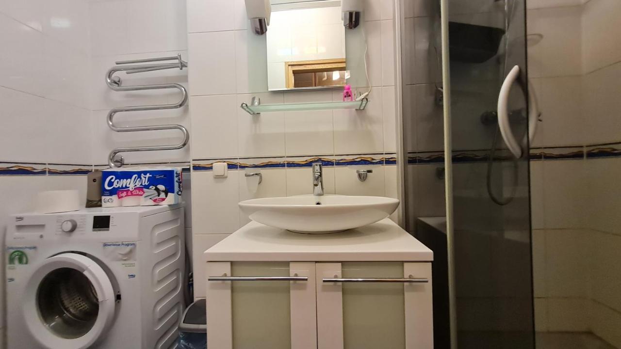Rehouse, Antokolskio 13 فيلنيوس المظهر الخارجي الصورة